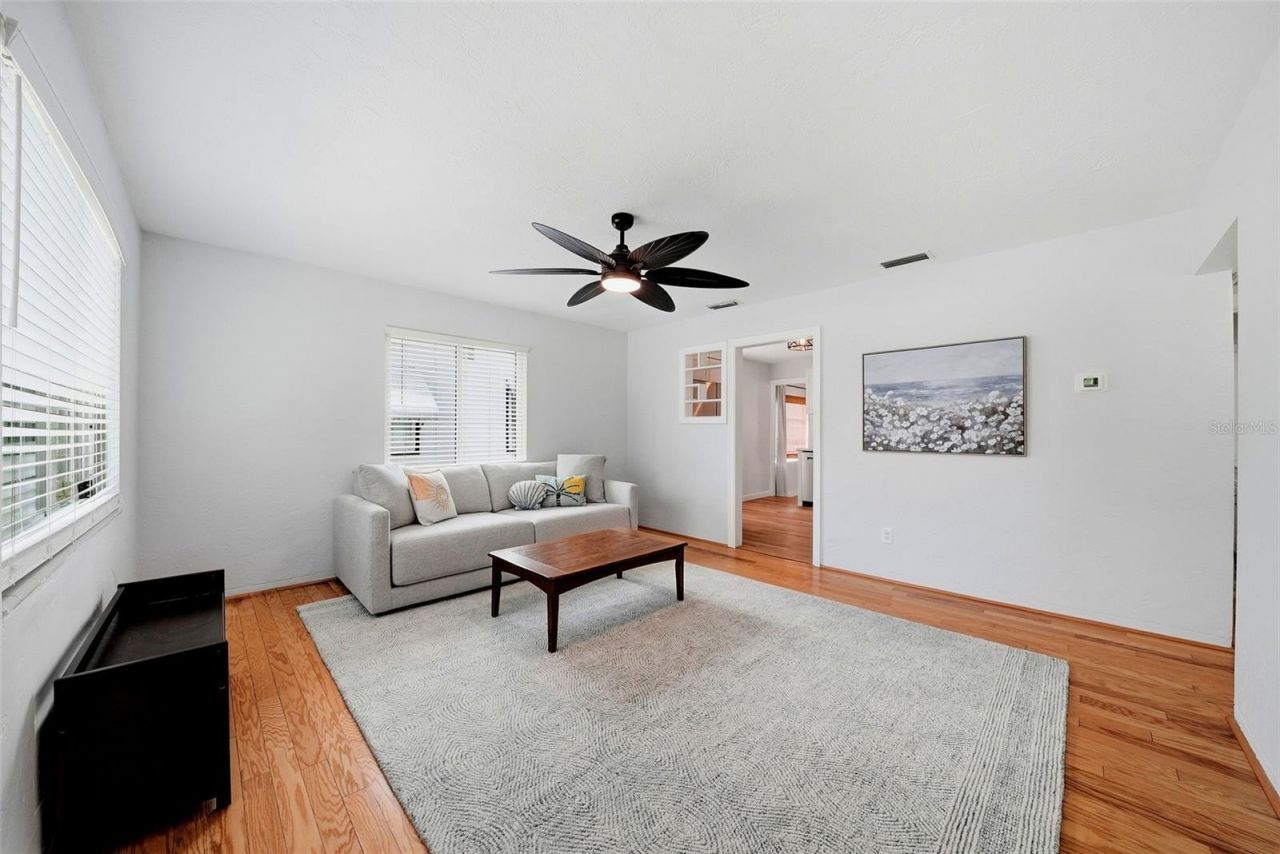 646 38th Avenue N, Saint Petersburg, FL 33704 Photo