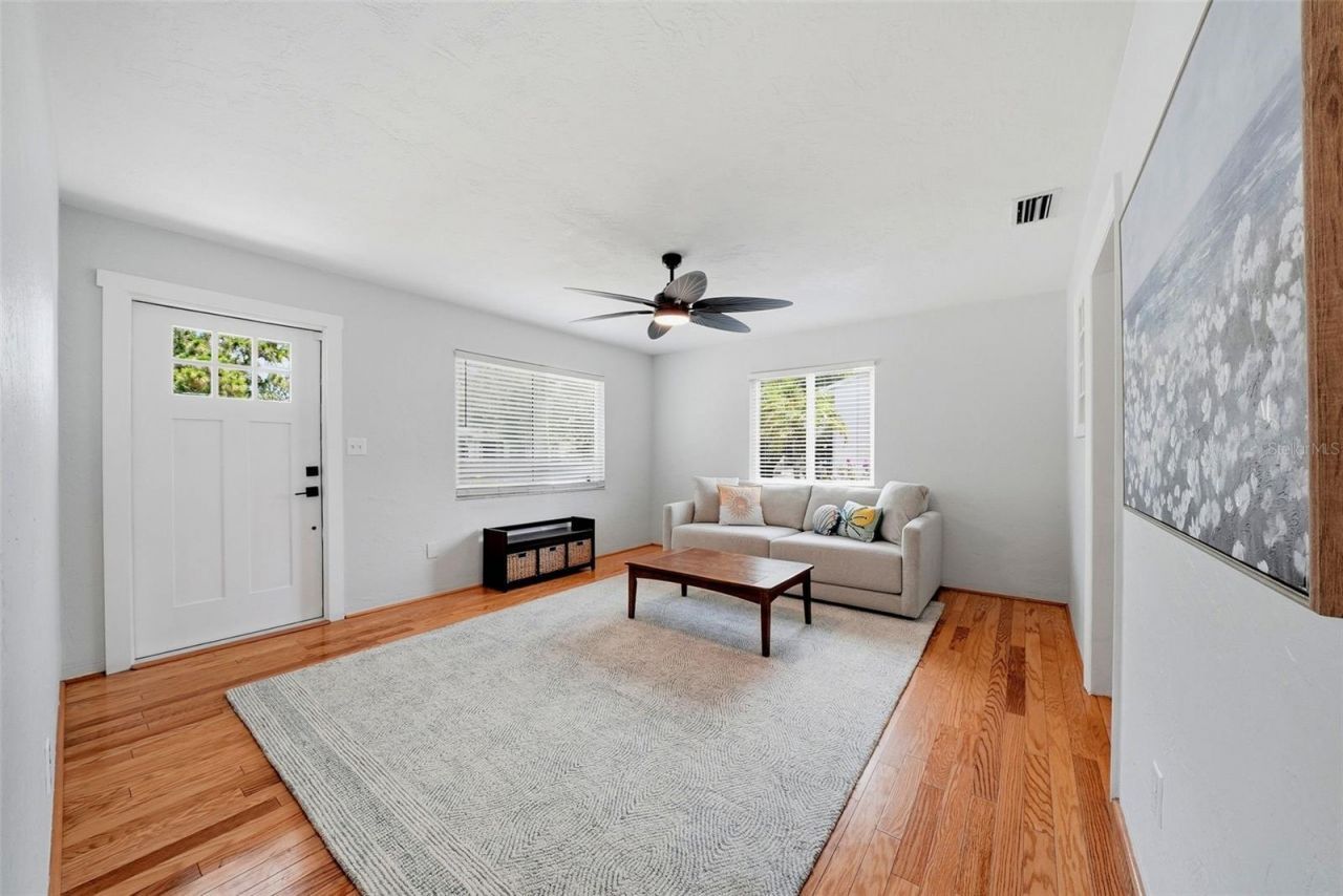 646 38th Avenue N, Saint Petersburg, FL 33704 Photo