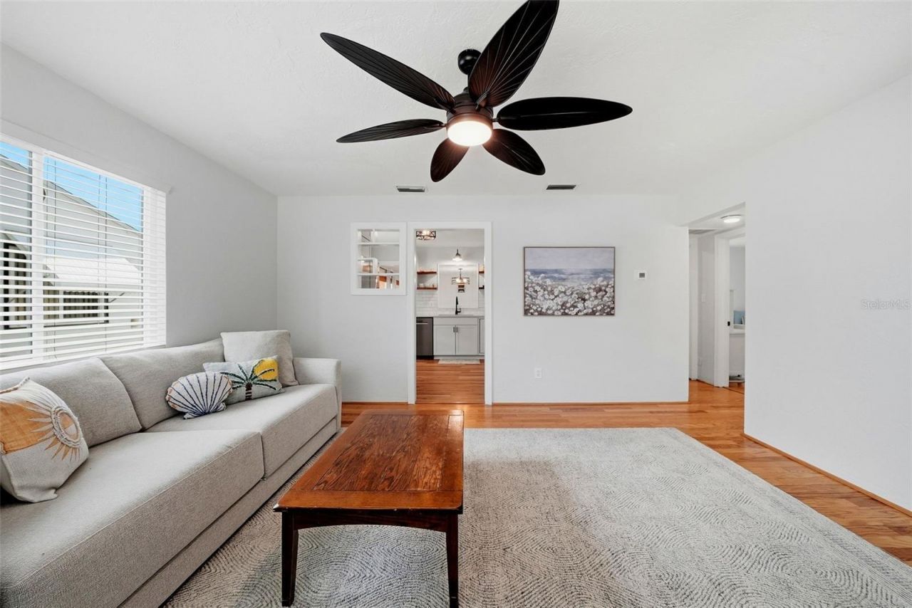 646 38th Avenue N, Saint Petersburg, FL 33704 Photo
