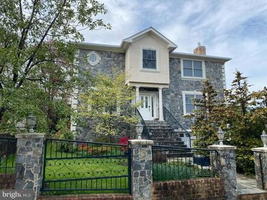 2138 PATRICK HENRY DRIVE, ARLINGTON, VA 22205