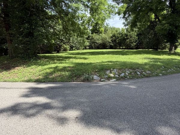 211 Lee Cir , Unit 16, Dover, TN 37058