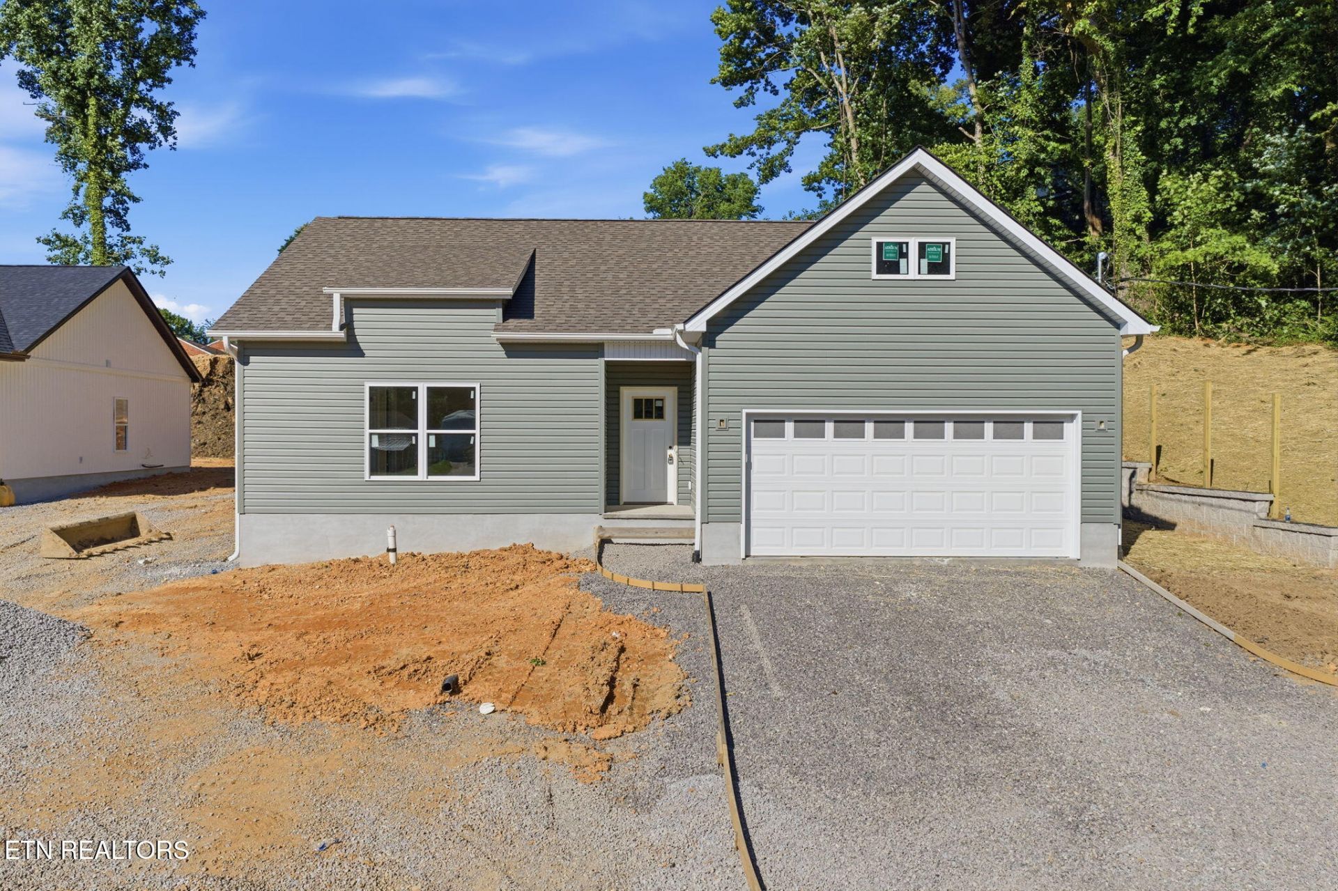 212 Westbury Drive, Clinton, TN 37716 Main Photo