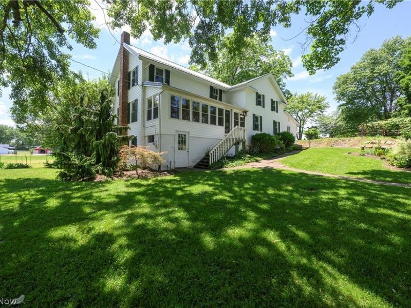 12201 King Church Avenue NW, Uniontown, OH 44685 Photo 2