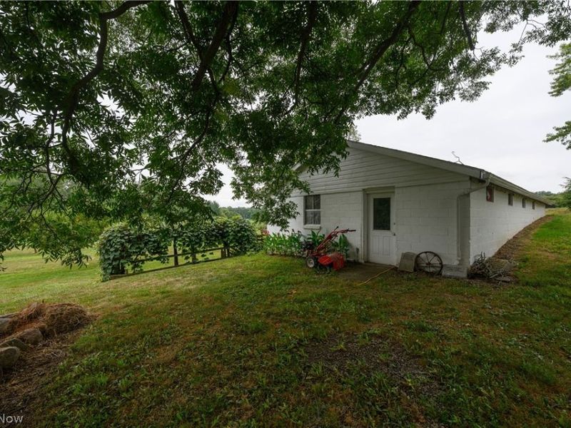 12201 King Church Avenue NW, Uniontown, OH 44685 Photo 32