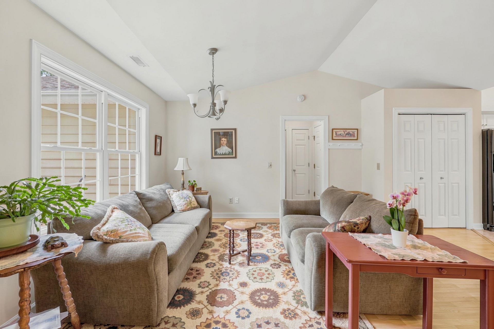 357 Aspen Loop  Photo 12