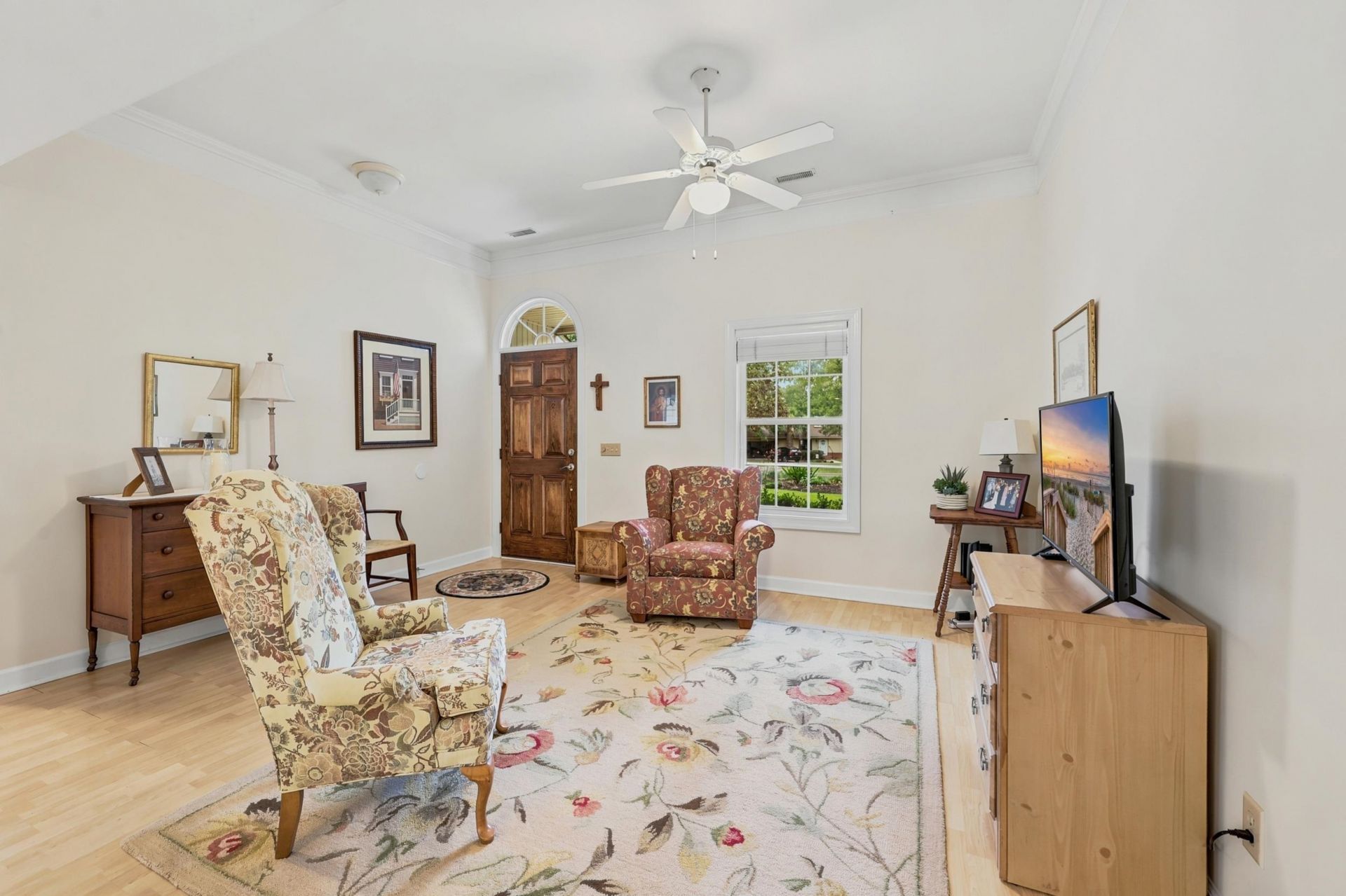 357 Aspen Loop  Photo 5