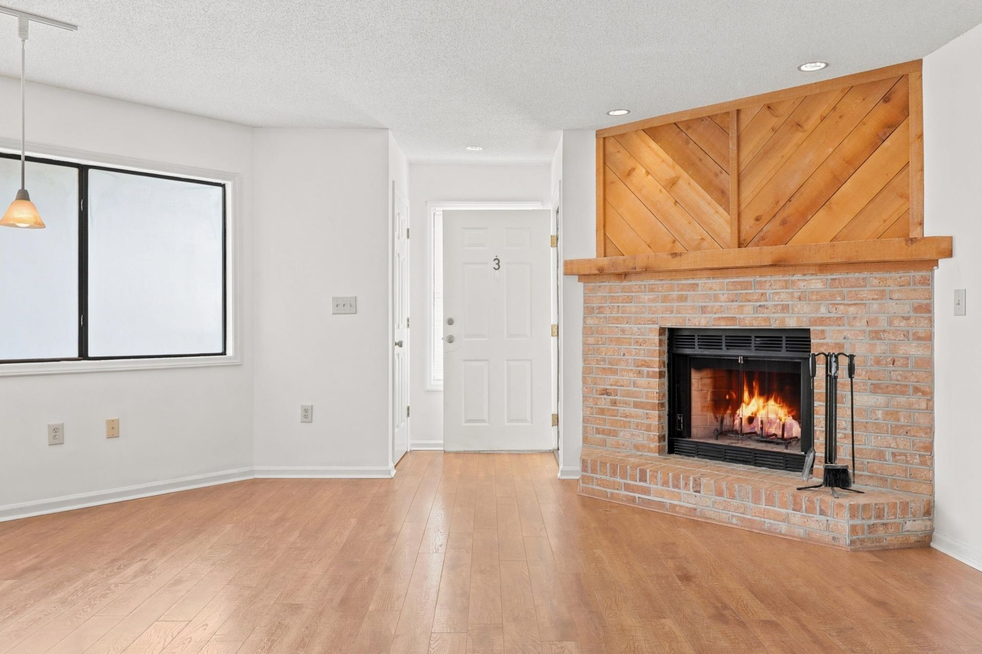 4218 Pinehurst Circle  Photo 4