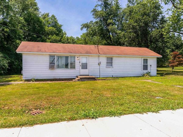 1399 N 7TH Street, Murphysboro, IL 62966