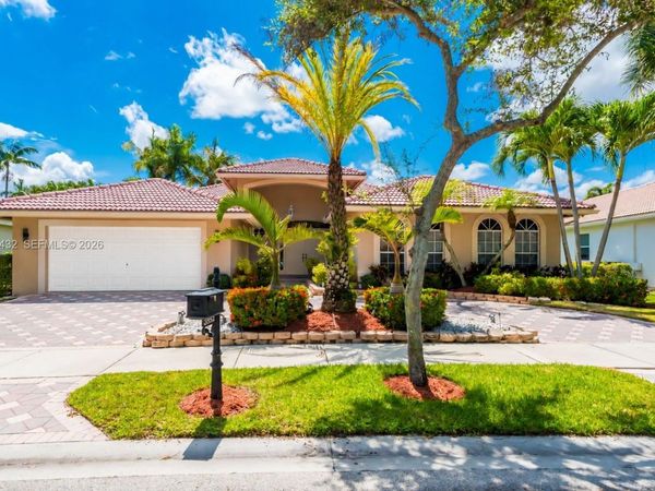 3852 Oak Ridge Cir , Weston, FL 33331