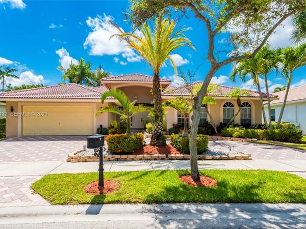 3852 Oak Ridge Cir , Weston, FL 33331