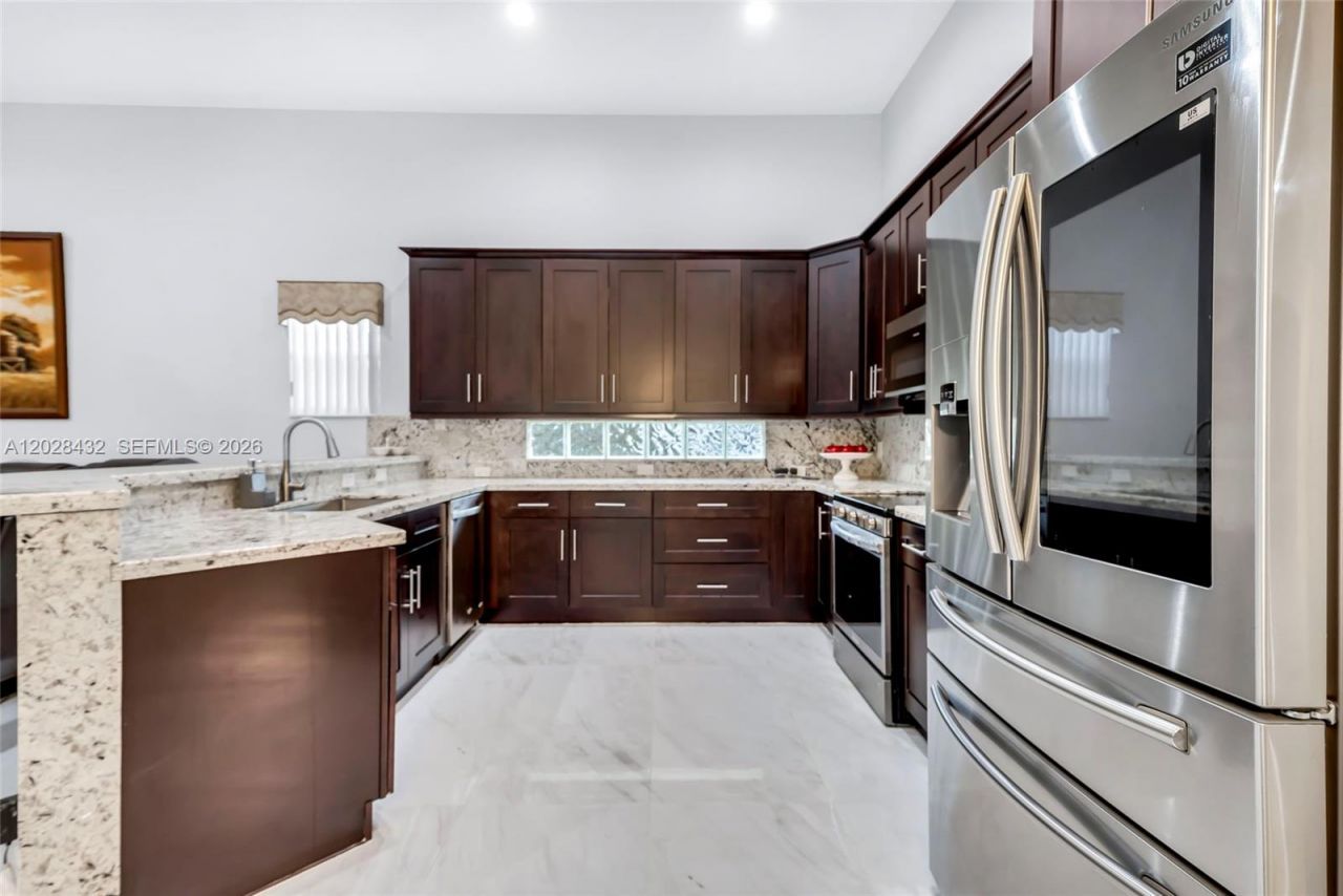 3852 Oak Ridge Cir, Weston, FL 33331 Photo