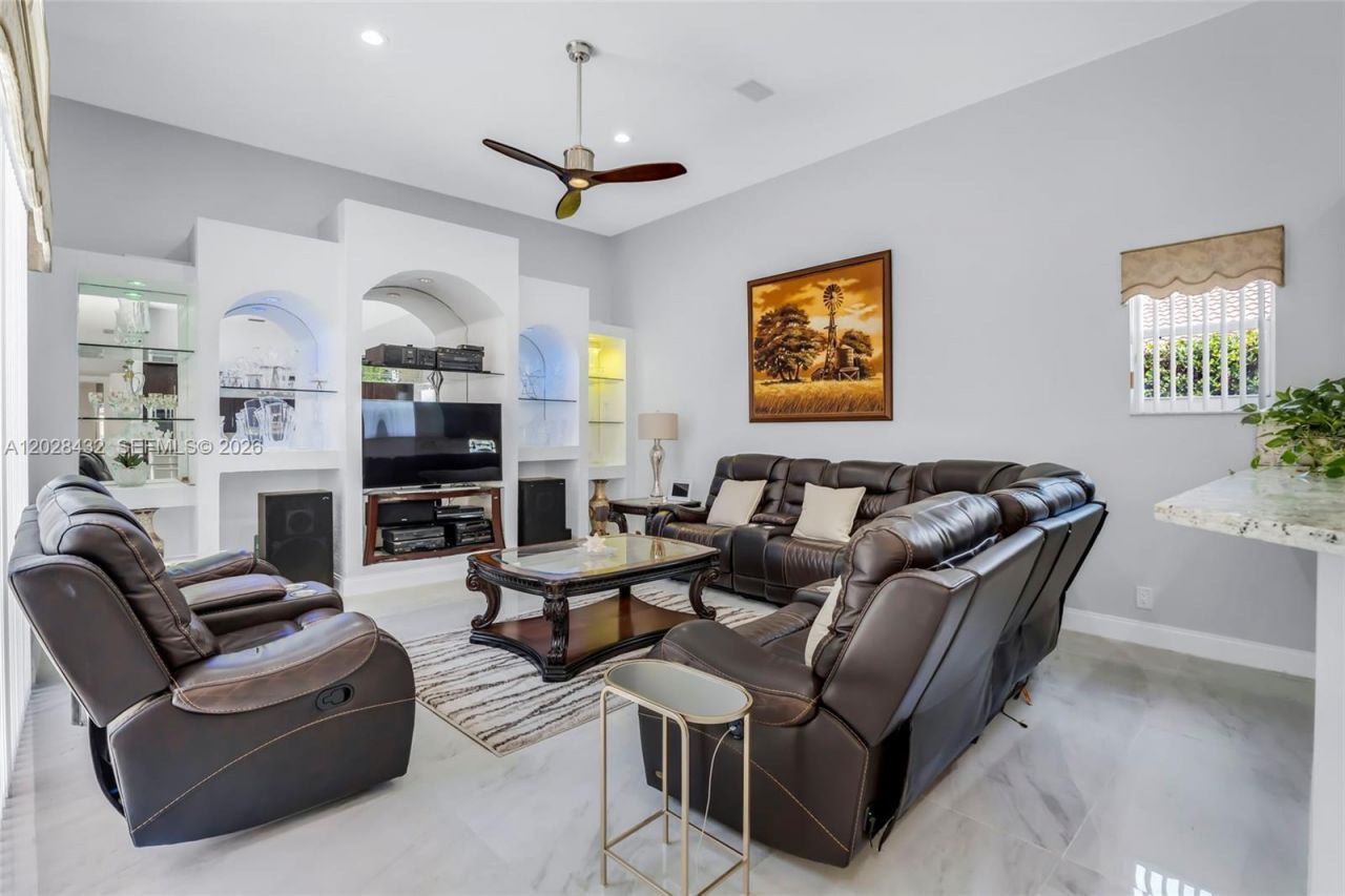 3852 Oak Ridge Cir, Weston, FL 33331 Photo