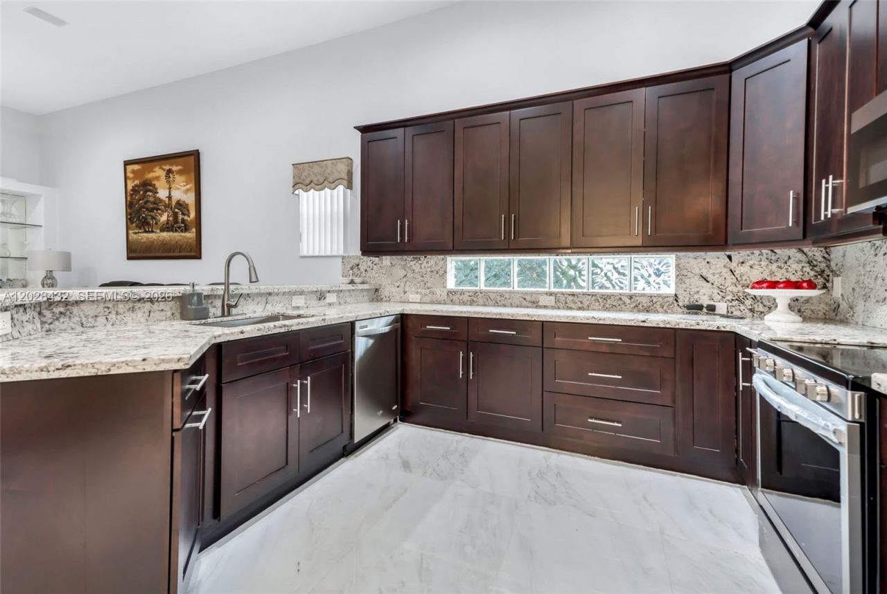 3852 Oak Ridge Cir, Weston, FL 33331 Photo