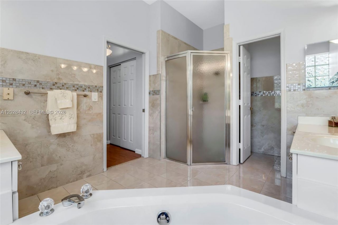 3852 Oak Ridge Cir, Weston, FL 33331 Photo