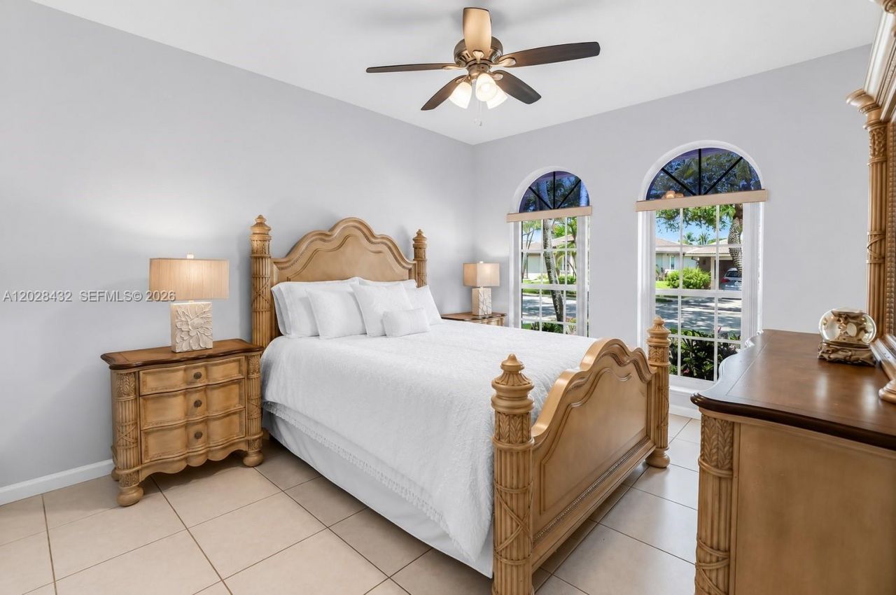 3852 Oak Ridge Cir, Weston, FL 33331 Photo