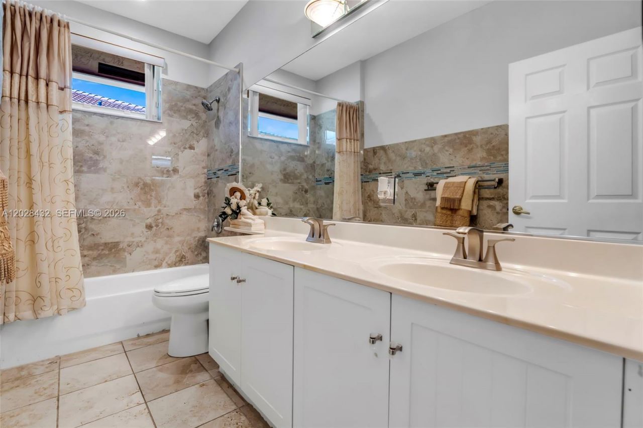 3852 Oak Ridge Cir, Weston, FL 33331 Photo