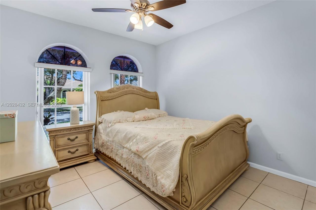 3852 Oak Ridge Cir, Weston, FL 33331 Photo