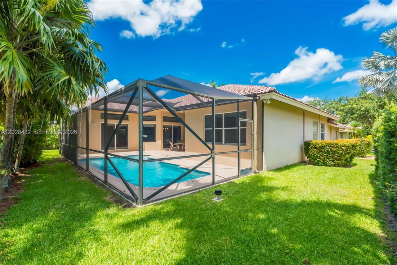 3852 Oak Ridge Cir, Weston, FL 33331 Photo