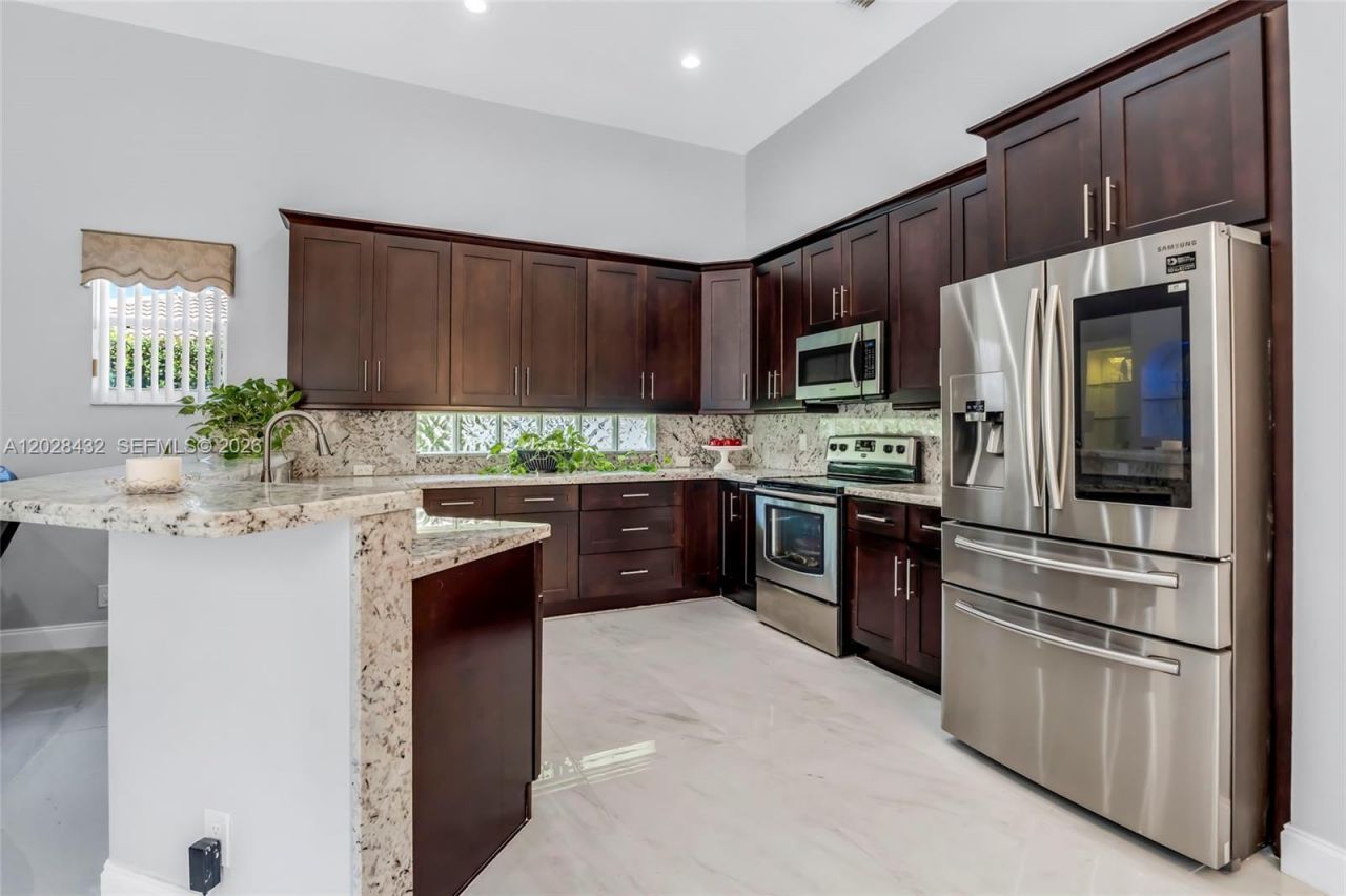 3852 Oak Ridge Cir, Weston, FL 33331 Photo