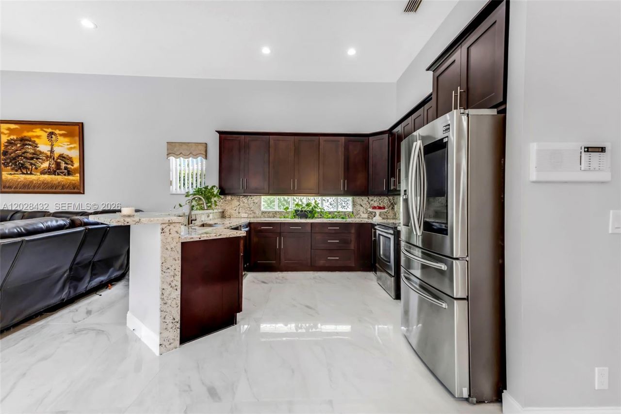 3852 Oak Ridge Cir, Weston, FL 33331 Photo