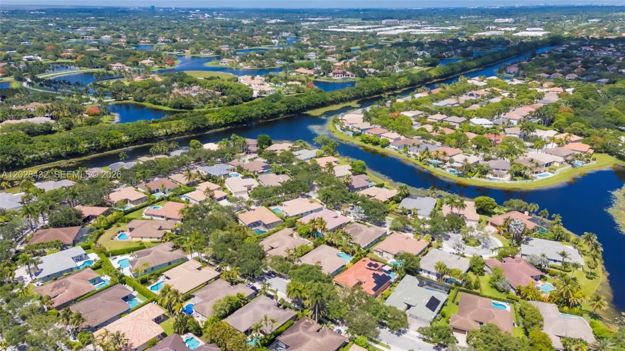3852 Oak Ridge Cir, Weston, FL 33331 Photo