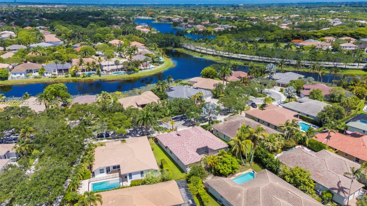 3852 Oak Ridge Cir, Weston, FL 33331 Photo