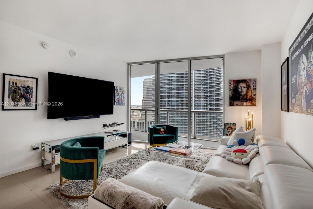 475 Brickell Ave , Unit 3214, Miami, FL 33131 Photo