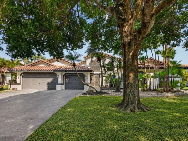 5366 NW 85th Ave, Coral Springs, FL 33067