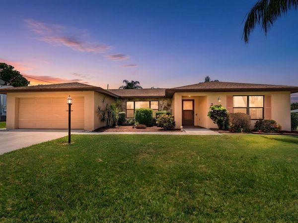 2538 SE Hallahan Street, Port St. Lucie, FL 34952