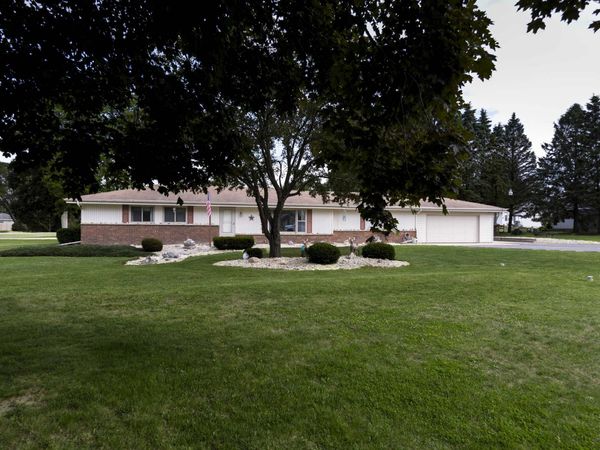 4168 N Lunar Drive, Janesville, WI 53546