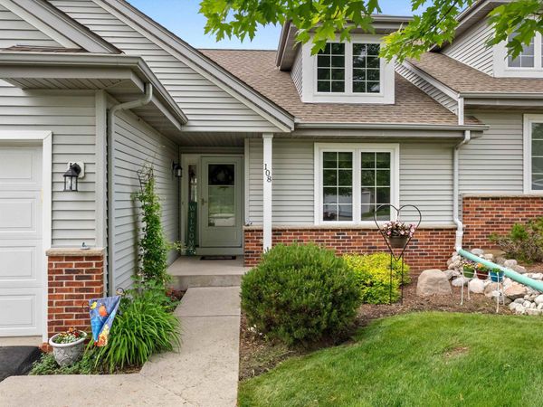 108 Sarahs Way, Sheboygan Falls, WI 53085