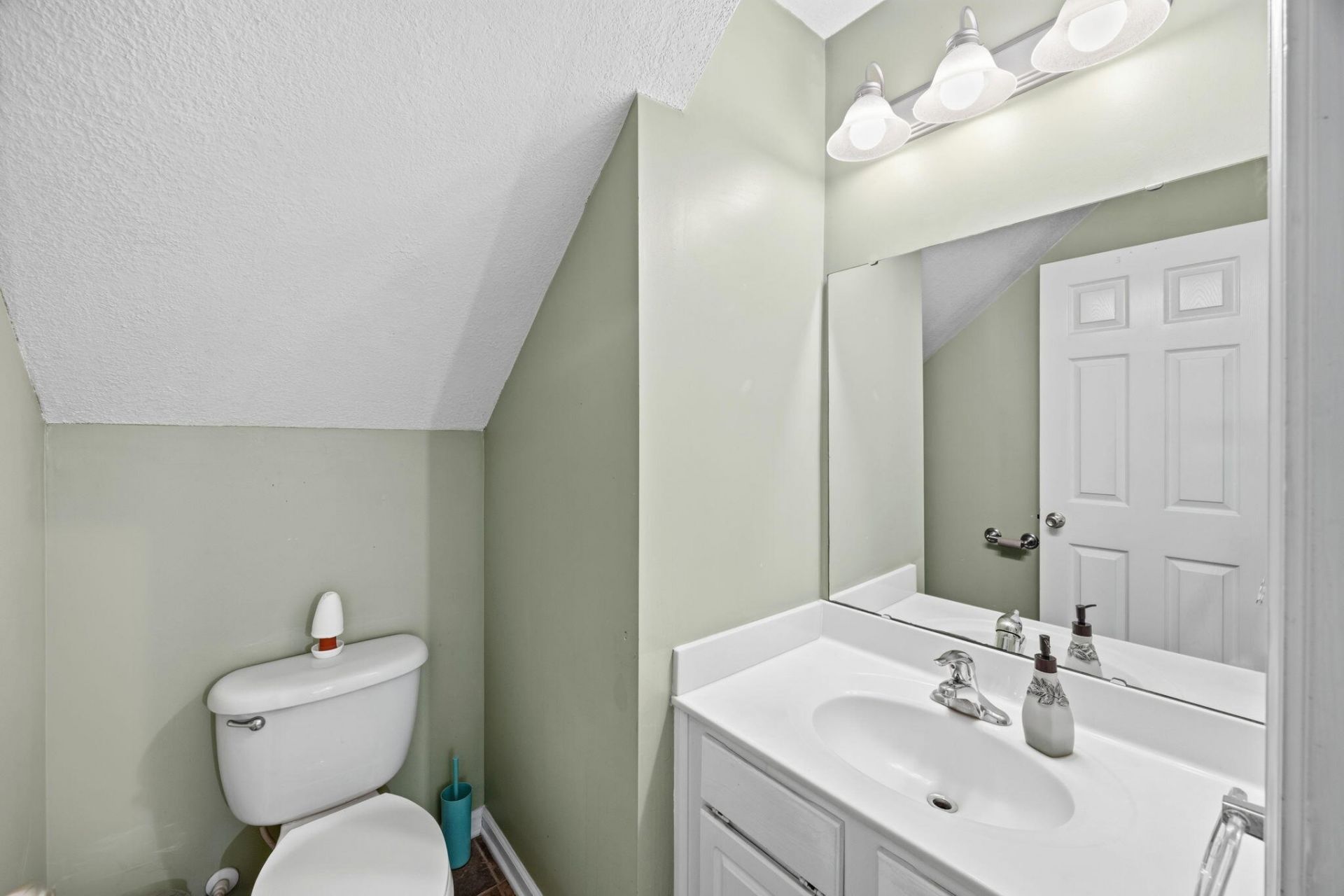 411 Aberdeen Circle Photo 10