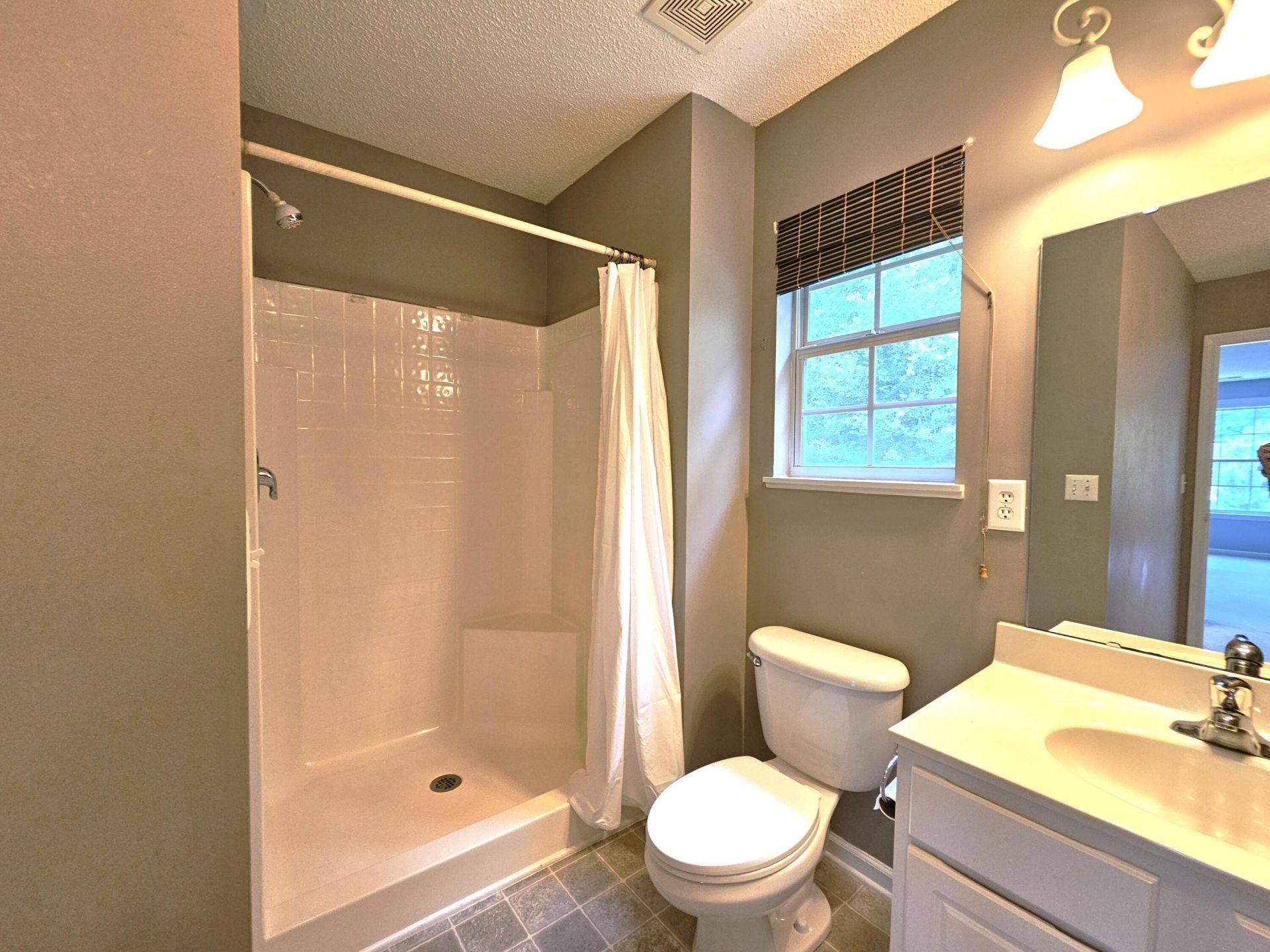 411 Aberdeen Circle Photo 14