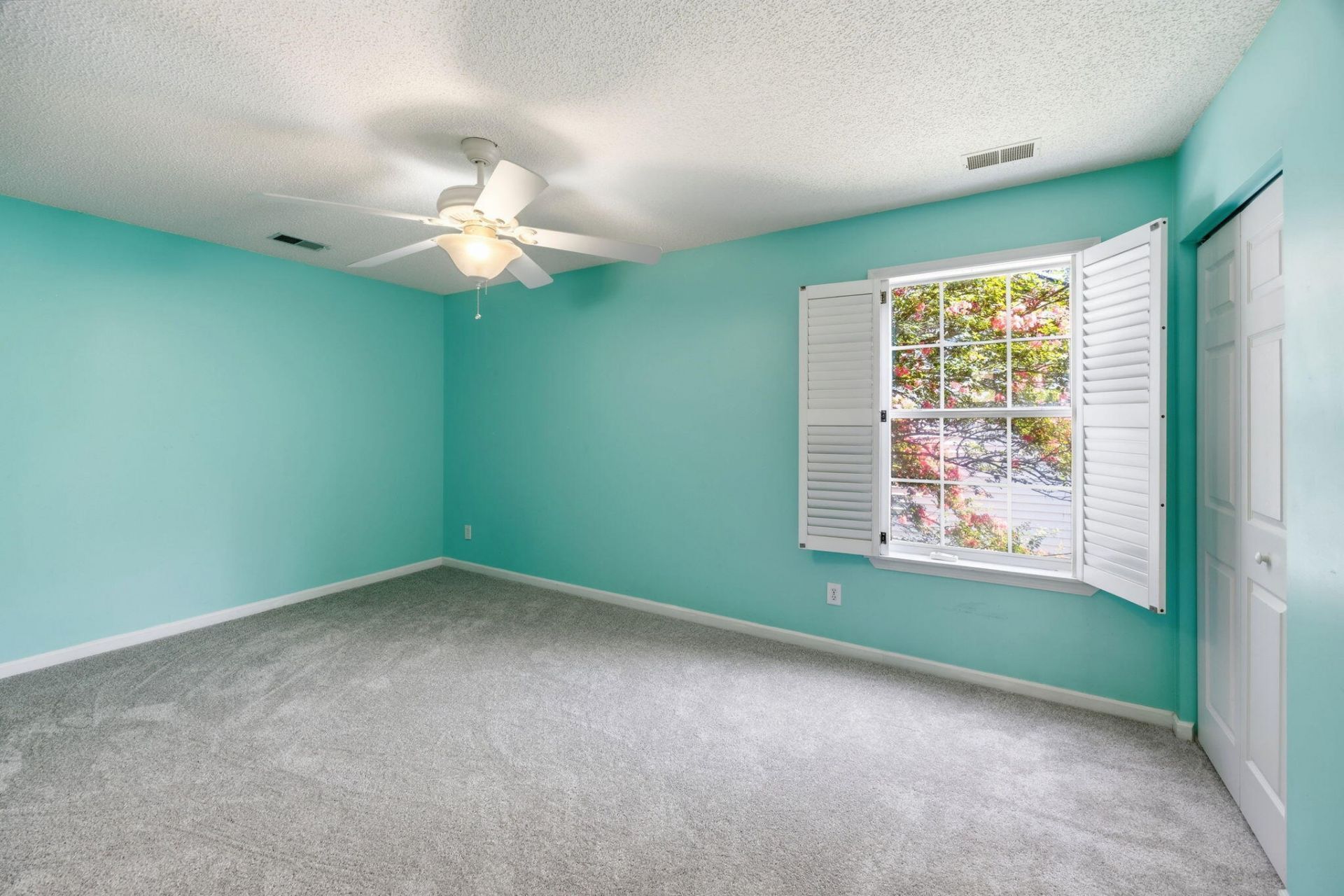 411 Aberdeen Circle Photo 18