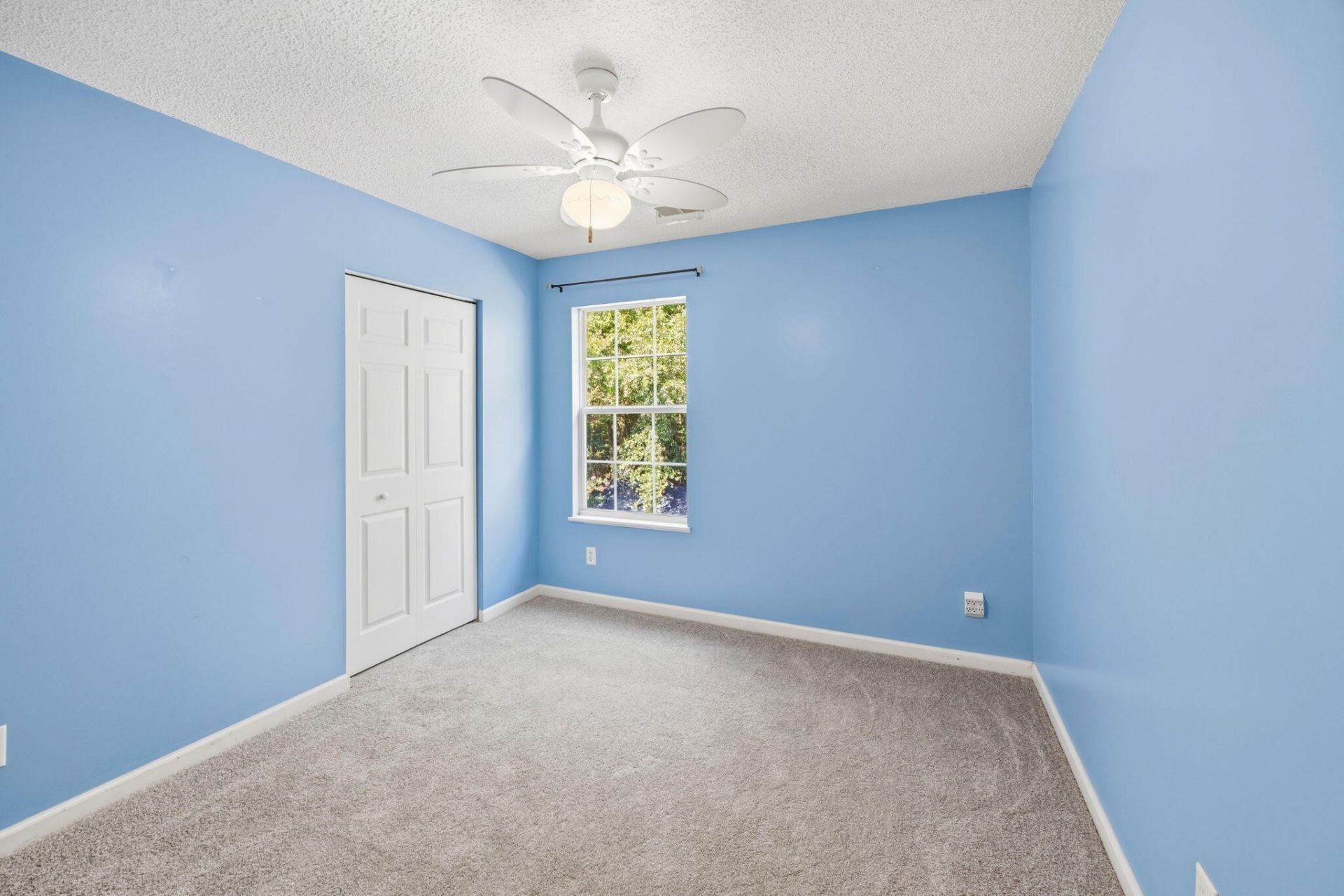 411 Aberdeen Circle Photo 22
