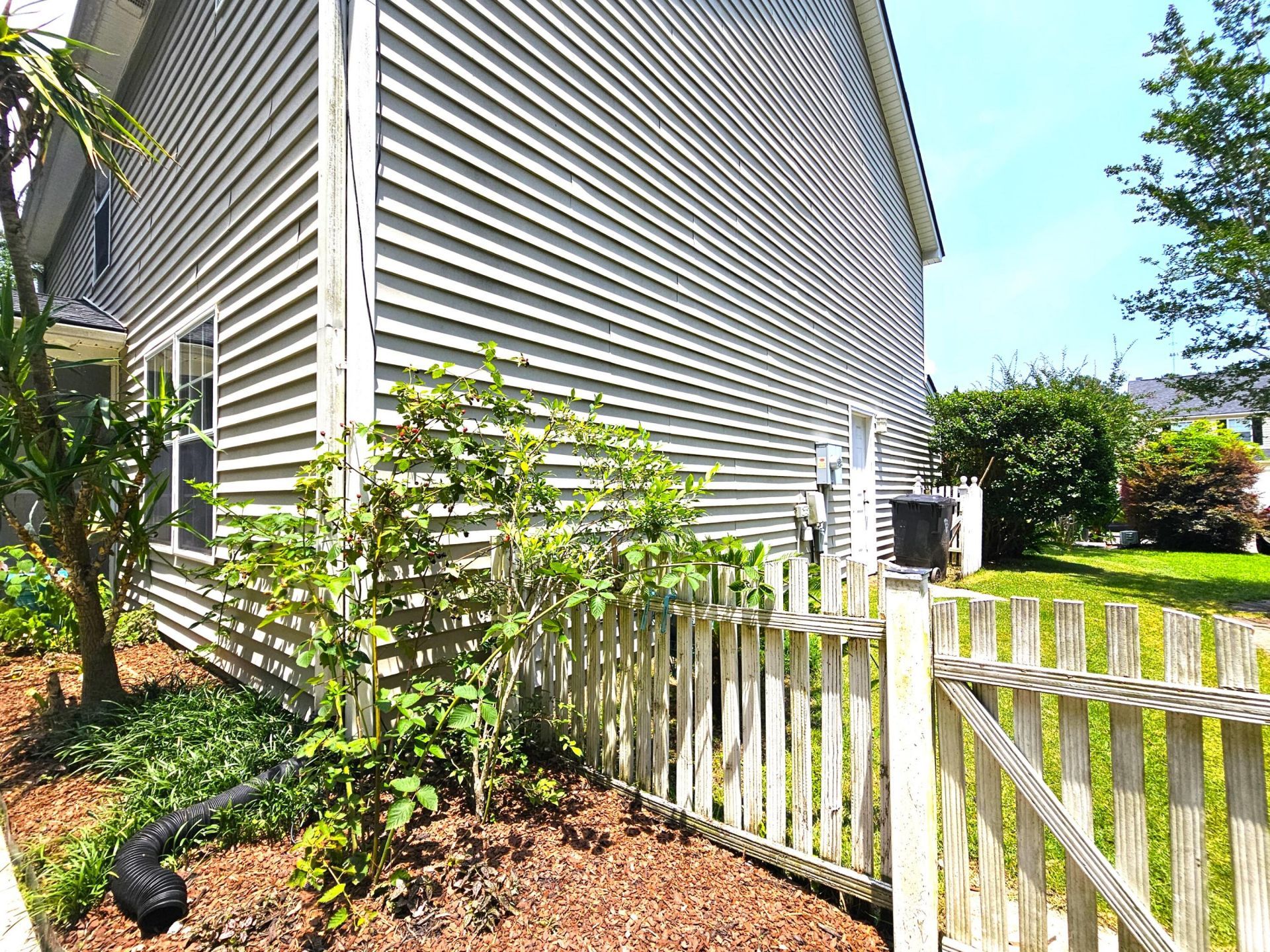411 Aberdeen Circle Photo 23