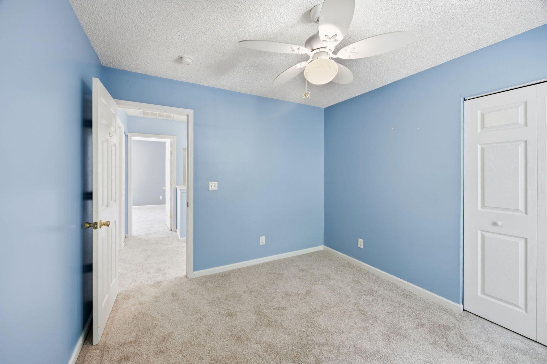 411 Aberdeen Circle Photo 23
