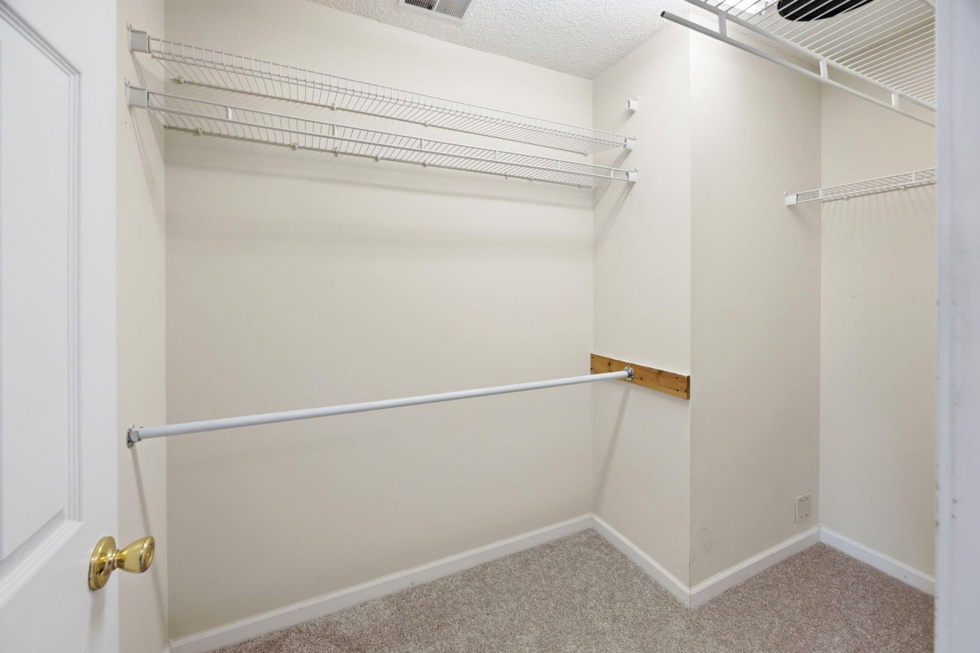 411 Aberdeen Circle Photo 28