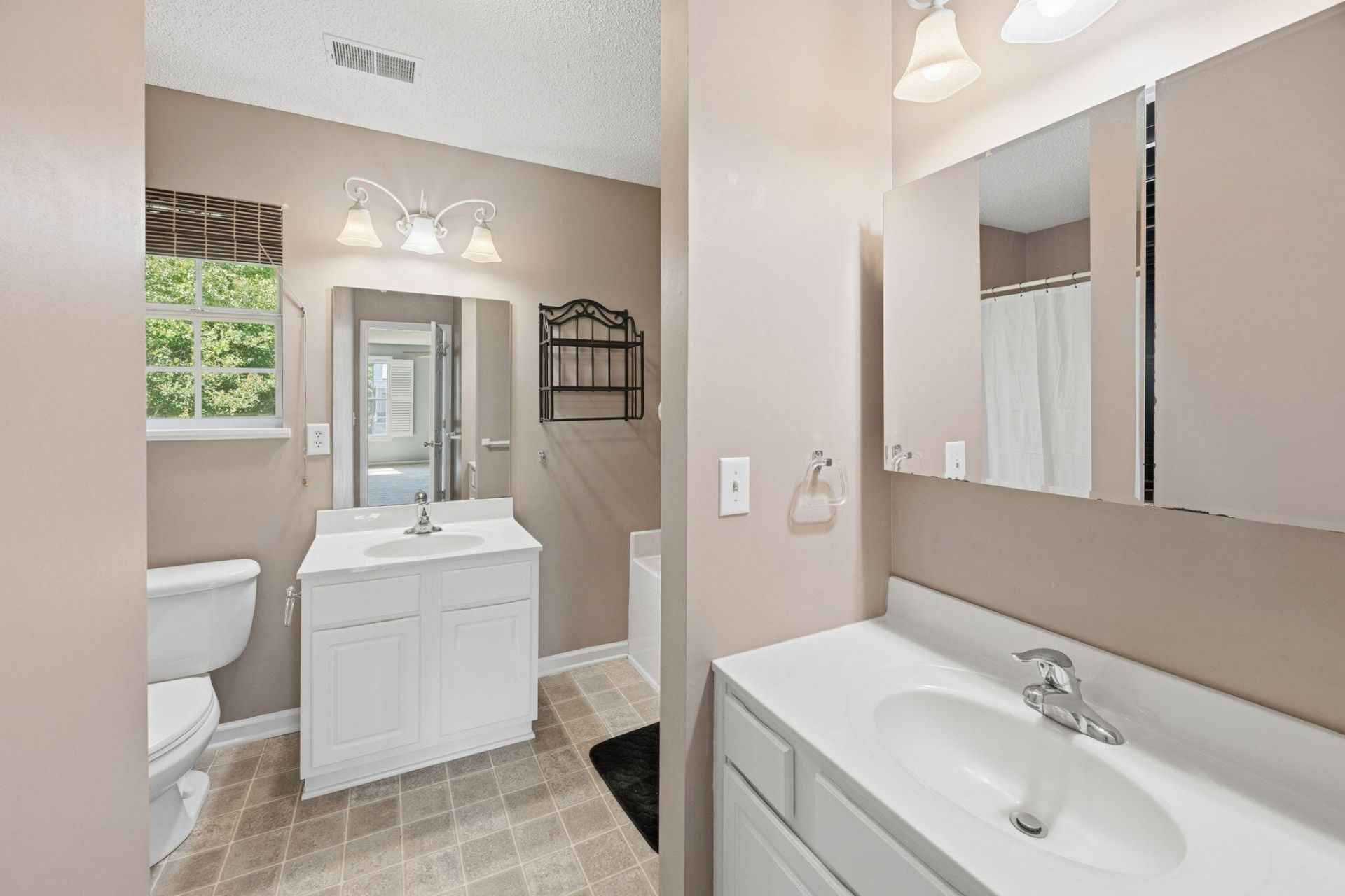 411 Aberdeen Circle Photo 29