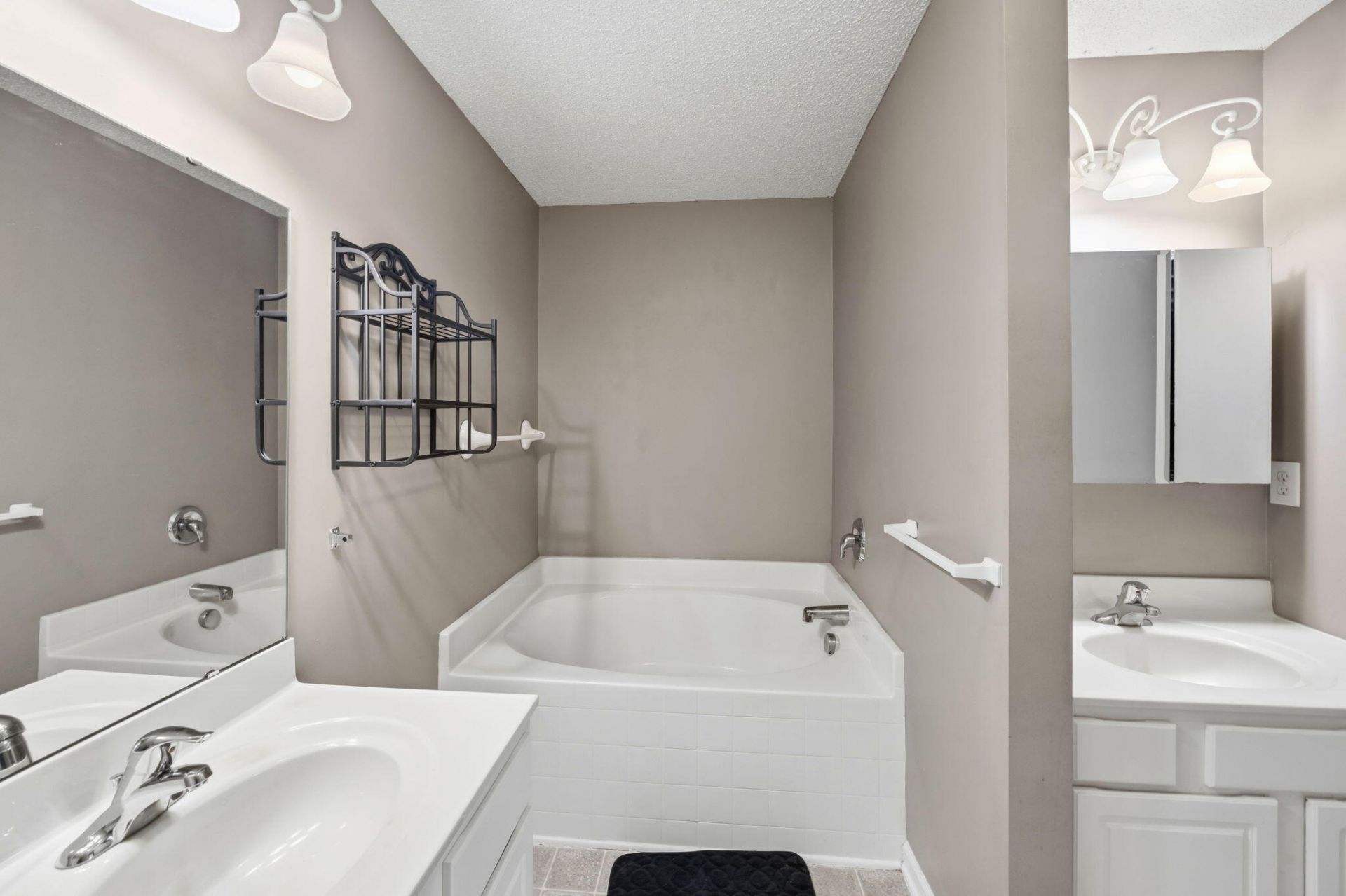 411 Aberdeen Circle Photo 30