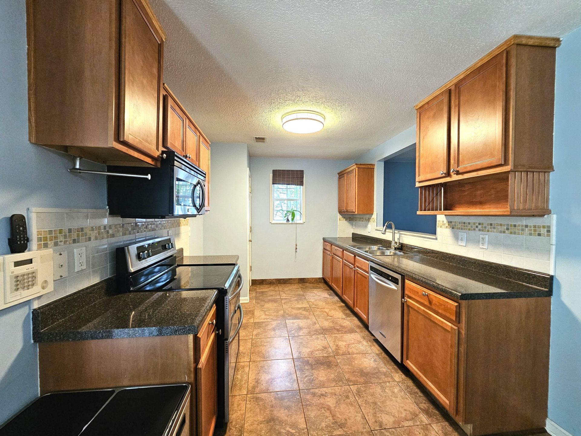 411 Aberdeen Circle Photo 6