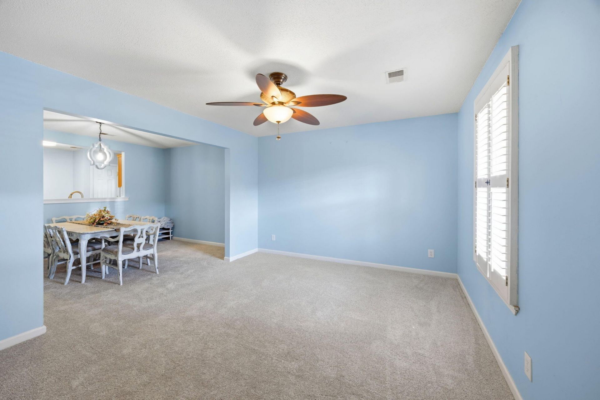 411 Aberdeen Circle Photo 6