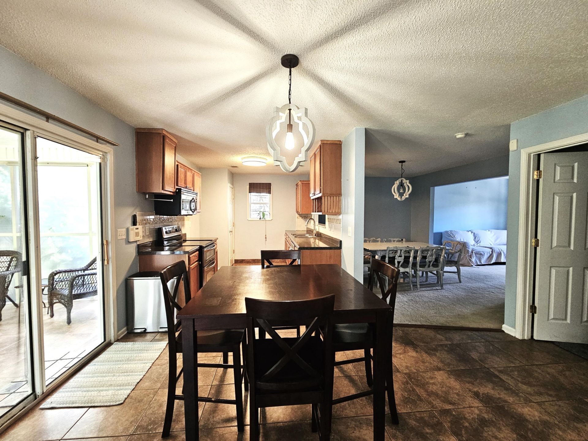 411 Aberdeen Circle Photo 7
