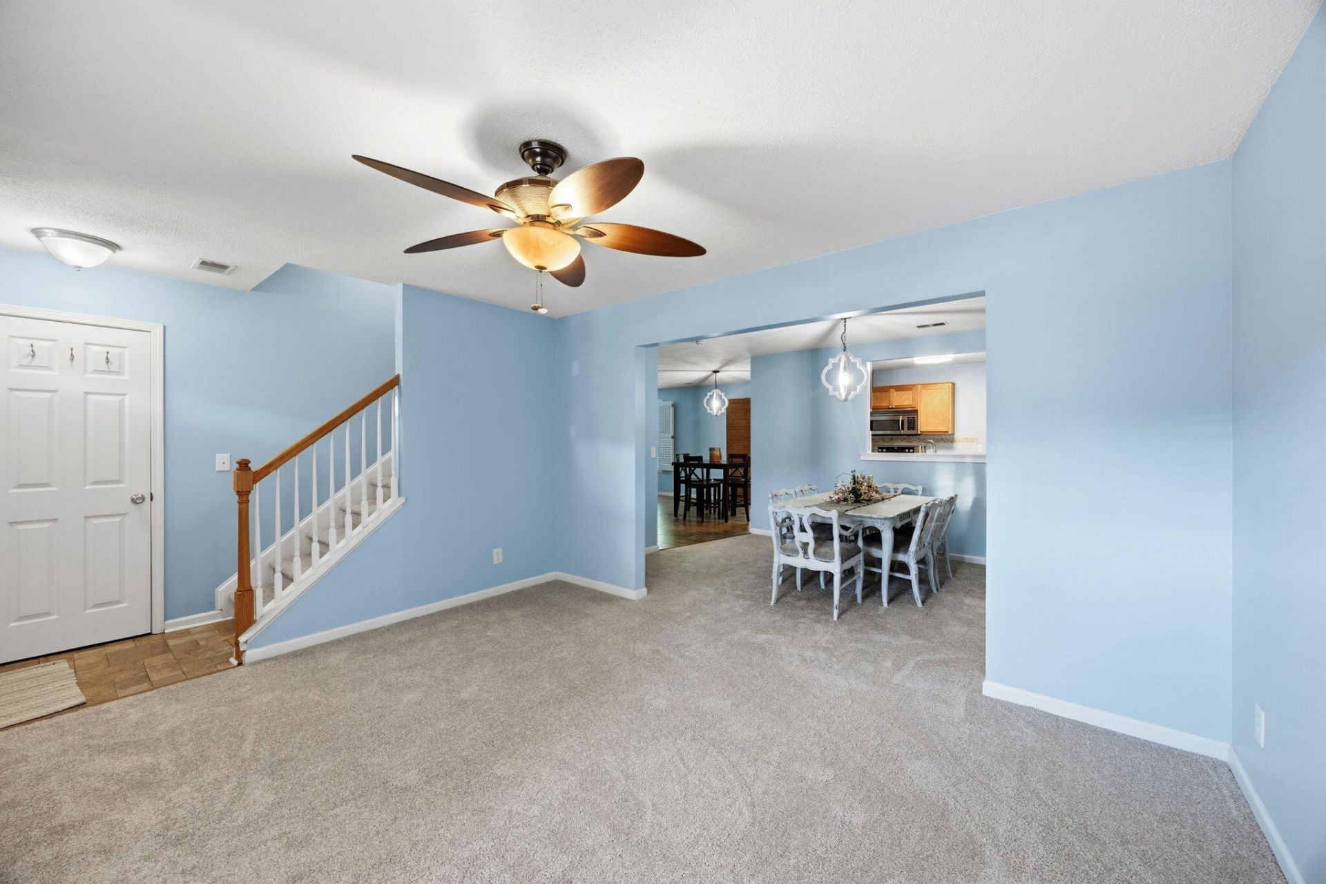 411 Aberdeen Circle Photo 7