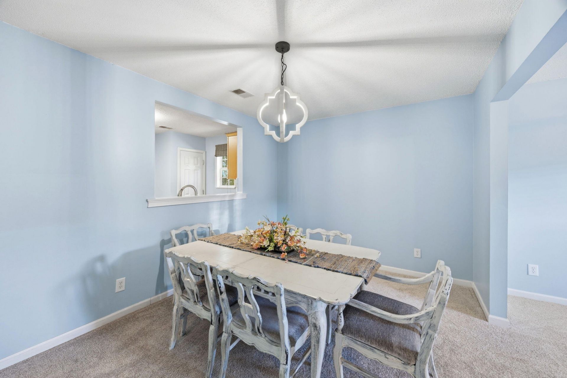 411 Aberdeen Circle Photo 8