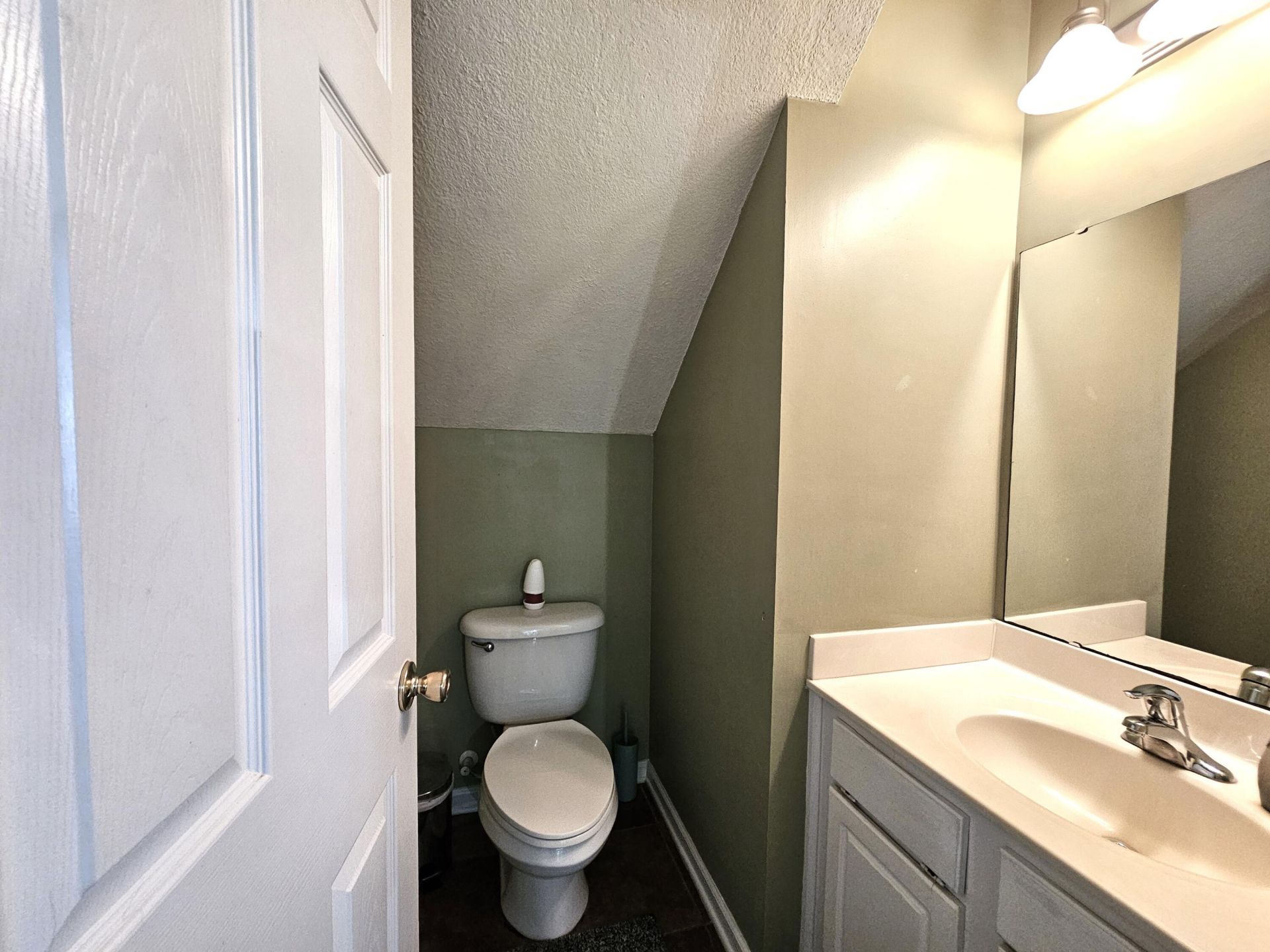 411 Aberdeen Circle Photo 9