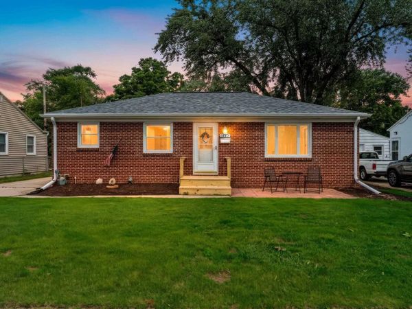 1225 REDWOOD DRIVE, Green Bay, WI 54304