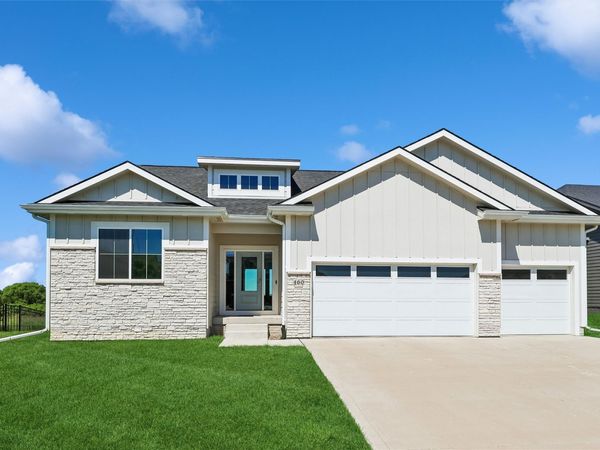 460 NW Gracewood Drive, Waukee, IA 50263