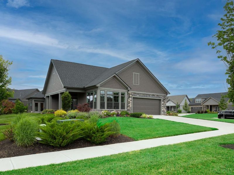 8182 S Bel Haven Lane, Beckett Ridge, OH 45069 Photo 2