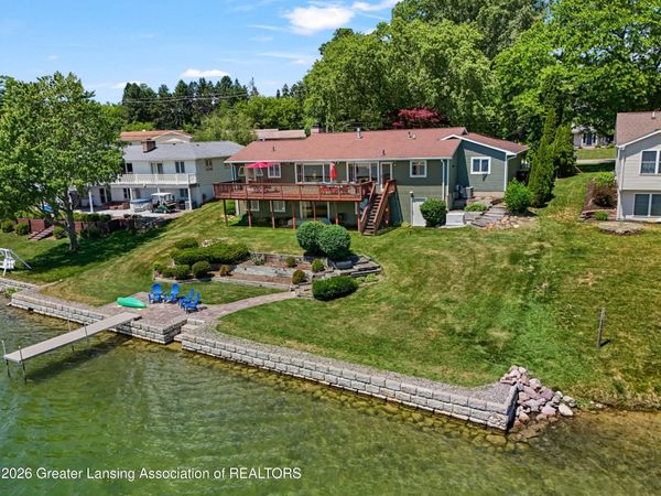 1005 W Geneva Drive, DeWitt, MI 48820